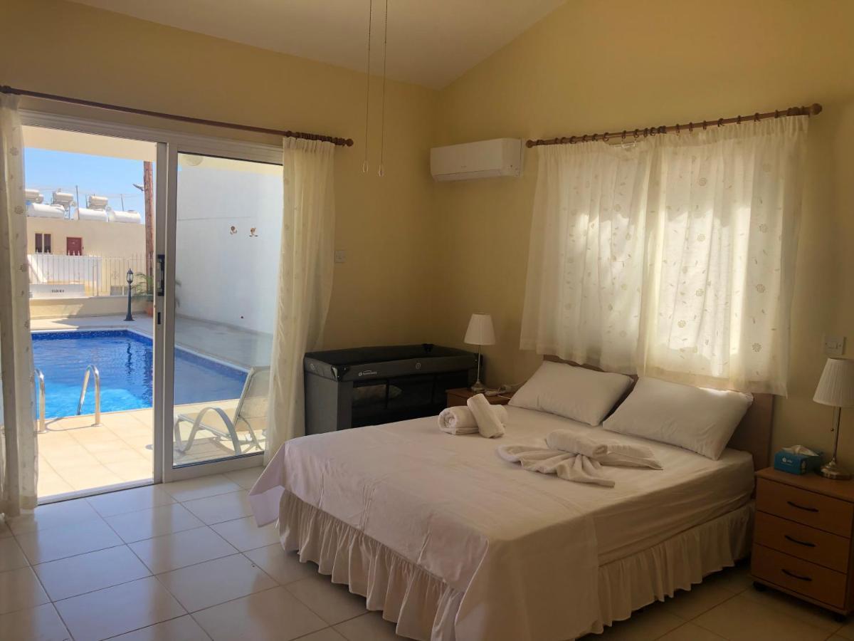 Peyia Palm Villa Paphos Exterior foto